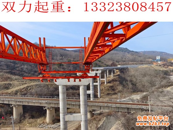 秦皇岛180吨架桥机开铁路线