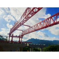 贵州贵阳架桥机公司采用三角桁架做主承重导梁