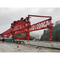 广西柳州架桥机安装T梁