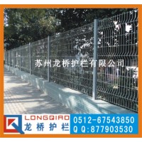 上海厂区围墙护栏网 上海工厂医院围墙围网 龙桥订制喷塑战斧式护栏网